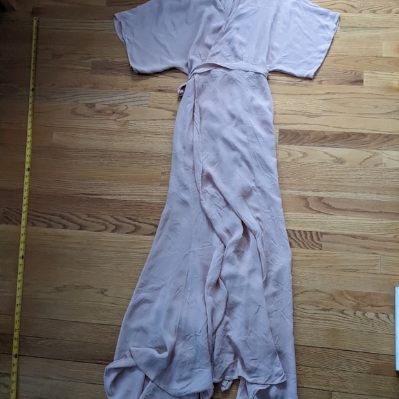 Reformation Winslow dress in Blush - Picture 13 of 13